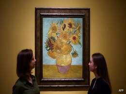 Van Gogh's 'Sunflowers' Series Exhibited Side By Side In London Show Van Gogh's 'Sunflowers' Series Exhibited Side By Side In London Show