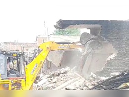 'आप रातों-रात किसी का घर नहीं तोड़ सकते...' सुप्रीम कोर्ट ने बुलडोजर एक्शन पर योगी सरकार को लगाई फटकार 'आप रातों-रात किसी का घर नहीं तोड़ सकते...' सुप्रीम कोर्ट ने बुलडोजर एक्शन पर योगी सरकार को लगाई फटकार