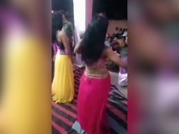 बिहार के सरकारी स्कूल में अश्लील डांस, नशे में धुत्त लोगों के जश्न का नजारा कैमरे में कैद