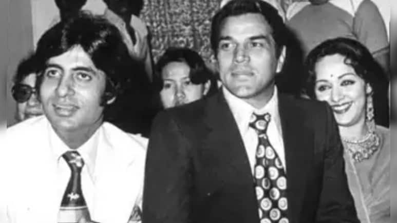 धर्मेंद्र-अमिताभ बच्चन का 21 साल पुराना वीडियो, गलत नंबर पर दो सुपरस्टार ने किया प्रैंक, फैंस बोले- किस्मत..