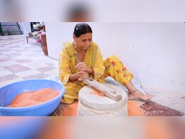 चक्की पीस रहीं मां राबड़ी के वीडियो पर तेजस्वी यादव का भावुक पोस्ट