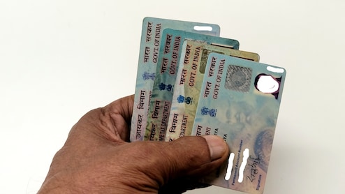 क्या आपके पास भी हैं दो PAN Card? तुरंत कर दें सरेंडर,भूलकर न करें ये गलती वरना जुर्माने के साथ हो सकती है जेल