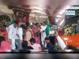 Viral Video : वंदे भारत ट्रेनला हिरवा झेंडा दाखवताना धक्काबुक्की, आमदार महोदया ट्रॅकवर कोसळल्या