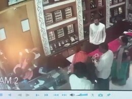 Chhattisgarh में ये क्या हो रहा है? दिनदहाड़े लूट लिए 6 किलो सोना और 7 लाख रुपये...