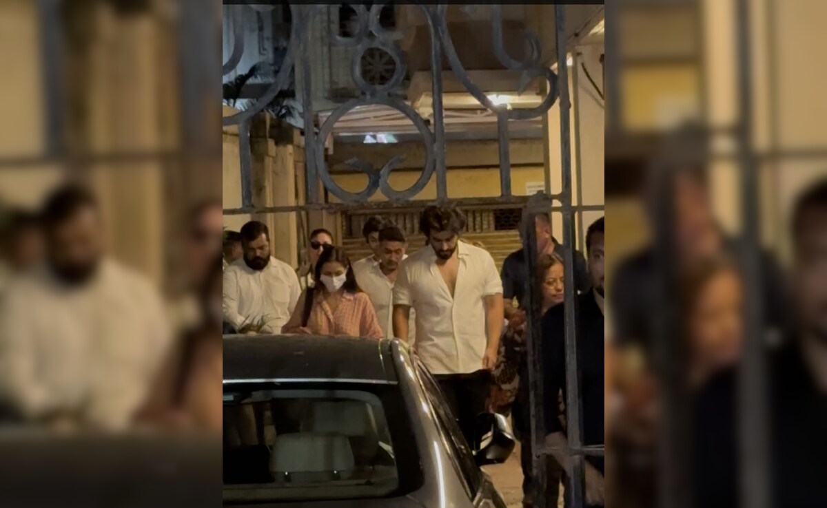 Arjun Kapoor Accompanies Grieving Malaika Arora As She Leaves Parents' House