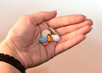 Dealing With Skin And Hormonal Issues? Nutritionist Recommends These Supplements
