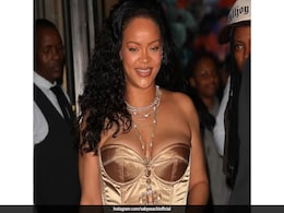 Rihanna Paired Her Satin Corset Top And Jeans With The Sabyasachi Layered Constantinople Necklace Rihanna Paired Her Satin Corset Top And Jeans With The Sabyasachi Layered Constantinople Necklace