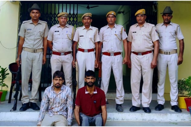 नीमराना पुलिस की गिरफ्त में दोनों आरोपी.