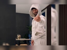 Shahid Kapoor Dances To Akshay Kumar-Katrina Kaif's <i>Jee Karda</i>. Watch LOL Video