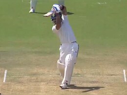 रियान पराग को कोई समझाए आईपीएल बीत चुका है, ताबड़तोड़ बल्लेबाजी से फिर मचाया तहलका, VIDEO