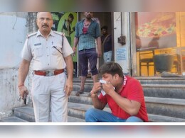 MP: डॉमिनोज हांडी भोज की फंस गई लिफ्ट, 5 लोग फंसे रहे, ऐसे किया गया रेस्क्यू 