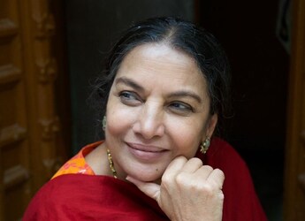 Shabana Azmi Stopped At The Food Court On Her Return Trip From Pune, Here's What She Ate Shabana Azmi Stopped At The Food Court On Her Return Trip From Pune, Here's What She Ate