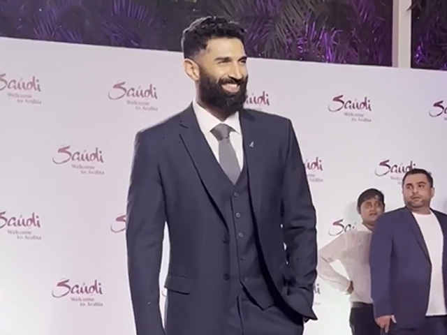 Aditya Roy Kapur Checked Into A Mumbai Event Like This