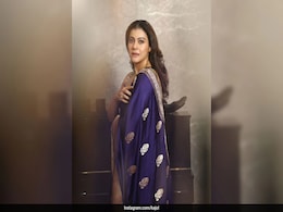 Kajol's Purple <i>Saree</i> Was A Fashionable "Ode To The OG" Madhuri Dixit In <i>Hum Aapke Hai Kaun</i> Kajol's Purple <i>Saree</i> Was A Fashionable "Ode To The OG" Madhuri Dixit In <i>Hum Aapke Hai Kaun</i>