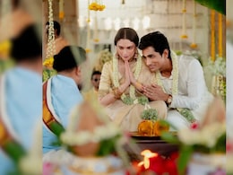 400 साल पुराने मंदिर में एक-दूजे के हुए अदिति राव हैदरी और सिद्धार्थ, चुपके चुपके की शादी- देखें वेडिंग फोटोज 400 साल पुराने मंदिर में एक-दूजे के हुए अदिति राव हैदरी और सिद्धार्थ, चुपके चुपके की शादी- देखें वेडिंग फोटोज