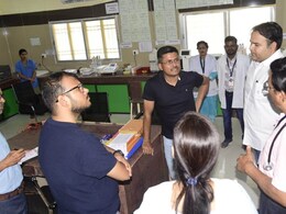 Good News: अब छत्तीसगढ़ के इन अस्पतालों में WhatsApp पर मिलेगी पैथोलॉजी जांच रिपोर्ट, कलेक्टर ने दिए जरूरी निर्देश