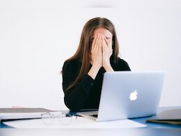 4 Signs Of An Unhealthy Work Environment And A Guide To Cope If You Are In One