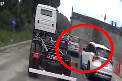 Gang Blocks Car On Kerala Highway, Kidnap 2 People, Loot 2.5 Kg Gold Gang Blocks Car On Kerala Highway, Kidnap 2 People, Loot 2.5 Kg Gold