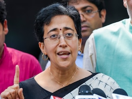 टीचर की नौकरी से दिल्ली के तख्त तक...  तीसरी महिला मुख्यमंत्री के बारे में डिटेल में जानिए टीचर की नौकरी से दिल्ली के तख्त तक...  तीसरी महिला मुख्यमंत्री के बारे में डिटेल में जानिए