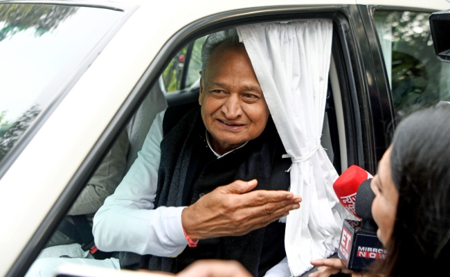 हरियाणा चुनाव पर गहलोत का बड़ा दावा, बोले-  'पहले हवा चल रही थी, फिर आंधी आई, अब सुनामी में बदल रहा है'