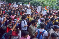 Kolkata Doctors Call Off Cease Work Over Over Colleague's Rape-Murder Kolkata Doctors Call Off Cease Work Over Over Colleague's Rape-Murder