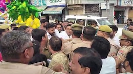 Video: A Tug-Of-War Between UP Cops, BJP Workers For Rahul Gandhi's Effigy