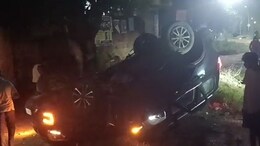 Jashpur Accident: तेज रफ्तार स्कोर्पियो अनियंत्रित होकर पलटी, 4 लोग घायल; ट्रक को चकमा देने में हुआ हादसा