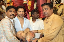Ganesh Chaturthi 2024: Varun Dhawan And Atlee Visit Lalbaugcha Raja Ganesh Chaturthi 2024: Varun Dhawan And Atlee Visit Lalbaugcha Raja