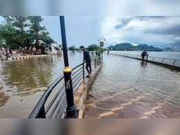 अजमेर में 12वीं तक के सभी स्कूलों में छुट्टी घोषित,  भारी बारिश और बाढ़ के अलर्ट के चलते प्रशासन का फैसला अजमेर में 12वीं तक के सभी स्कूलों में छुट्टी घोषित,  भारी बारिश और बाढ़ के अलर्ट के चलते प्रशासन का फैसला