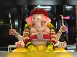 Chor Ganpati: चोर गणपती आले, सांगलीची 200 वर्षांची जुनी परंपरा, 'चोर' नावामागे काय आहे इतिहास? Chor Ganpati: चोर गणपती आले, सांगलीची 200 वर्षांची जुनी परंपरा, 'चोर' नावामागे काय आहे इतिहास?