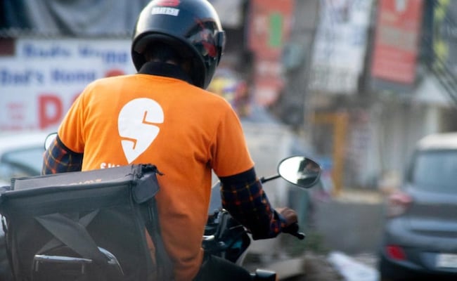 Swiggy Launches New 'Seal' Badge To Raise Food Hygiene And Quality Standards Swiggy Launches New 'Seal' Badge To Raise Food Hygiene And Quality Standards