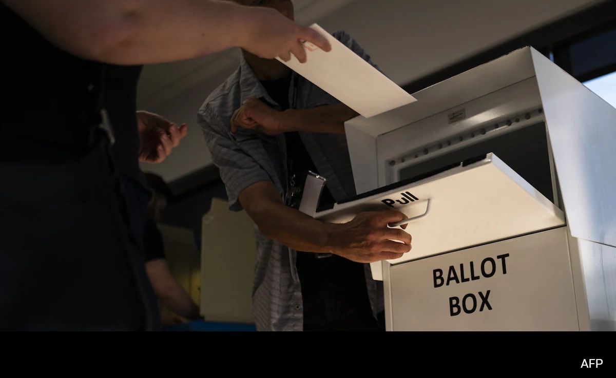 Democratic Stronghold At Risk: Indian-Americans' Allegiance Shifts Towards Republicans Democratic Stronghold At Risk: Indian-Americans' Allegiance Shifts Towards Republicans