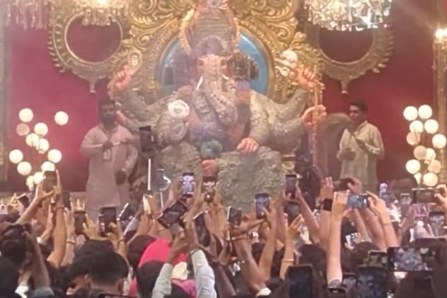 विघ्नहर्ता गणेश जी के दर्शन विघ्नहर्ता गणेश जी के दर्शन