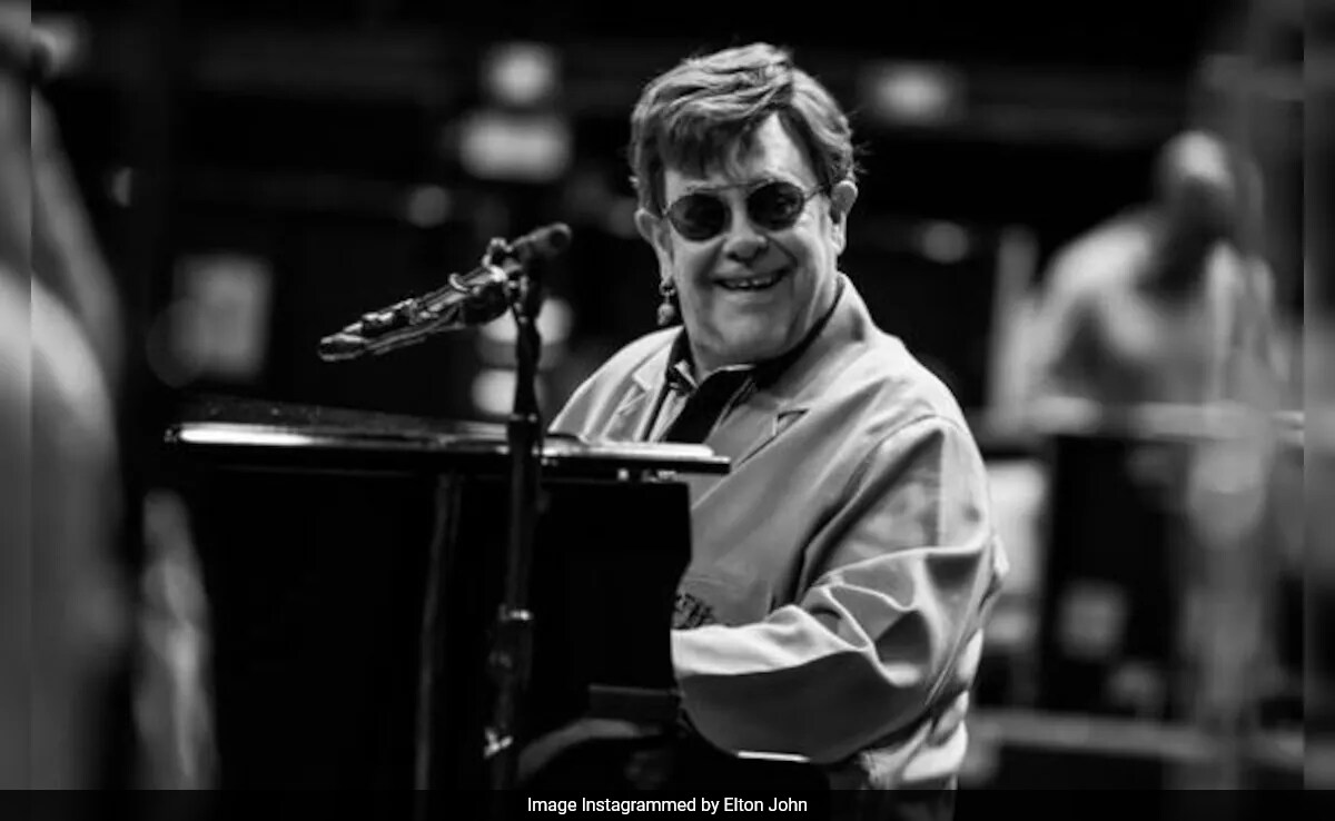 Elton John Shares Health Update: "I've Been Dealing With Severe Eye Infection"