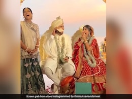 Couple's "Best Wedding Gift Ever" From Parents Has A Coldplay Connection Couple's "Best Wedding Gift Ever" From Parents Has A Coldplay Connection