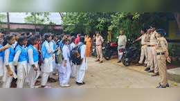 Girl Safety: अब आवारा और मनचलों की खैर नहीं! छात्राओं की बेहतर सुरक्षा के लिए जबलपुर SP ने जारी किया आदेश