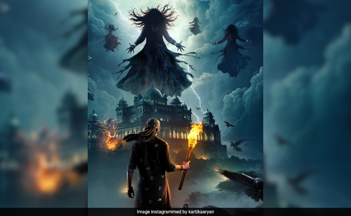 <i>Bhool Bhulaiyaa 3</i> New Poster: Into The Shadows With Rooh <i>Baba</i> vs The OG Manjulika