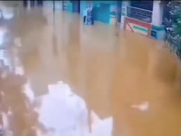 Dramatic Video Of Vijayawada Street Flooding, 4 Feet Of Water In 3 Hours Dramatic Video Of Vijayawada Street Flooding, 4 Feet Of Water In 3 Hours