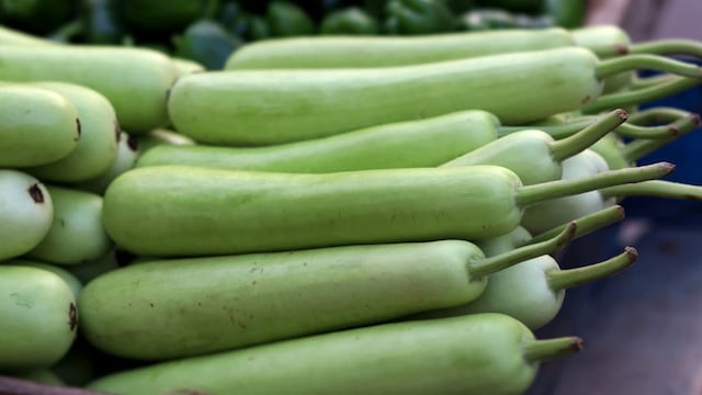 Lauki is a powerhouse of skin-nourishing nutrients that can improve skin texture