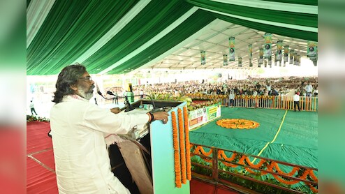 मुख्यमंत्री बनते वक्त बच्चे जैसा दिखता था, विपक्ष की साजिशों ने बूढ़ा बना दिया: हेमंत सोरेन