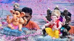 15 घंटे में हुआ 5000 गणेश प्रतिमाओं का विसर्जन, निकला 5 KM लंबा जुलूस; बांसवाड़ा ने रचा इतिहास&nbsp;