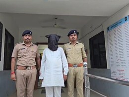 मुख्याध्यापक निघाला हैवान! चिमुरडीच्या मृतदेहानं उघड केलं धक्कादायक रहस्य मुख्याध्यापक निघाला हैवान! चिमुरडीच्या मृतदेहानं उघड केलं धक्कादायक रहस्य