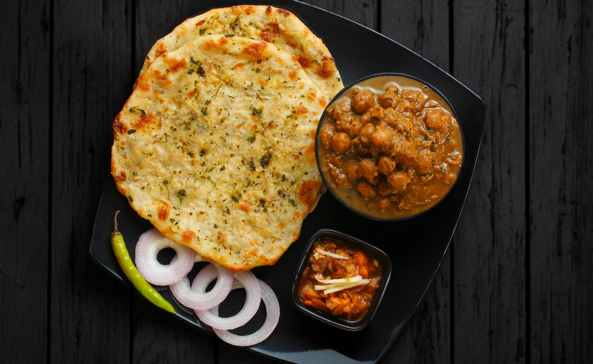The food in Amritsar let you enjoy typical Punjabi flavours. The food in Amritsar let you enjoy typical Punjabi flavours.