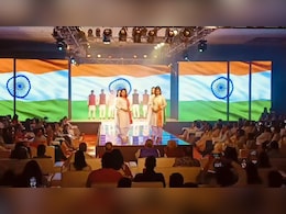 यूपी के इंटरनेशनल ट्रेड शो के फैशन शो में दिखी भारतीय संस्कृति की झलक, लगे हैं 2500 स्टॉल्स और प्रदर्शनियां यूपी के इंटरनेशनल ट्रेड शो के फैशन शो में दिखी भारतीय संस्कृति की झलक, लगे हैं 2500 स्टॉल्स और प्रदर्शनियां