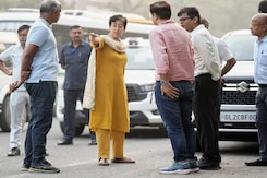 Team Atishi Inspects Delhi Streets For 'Pothole-Free By Diwali' Mission Team Atishi Inspects Delhi Streets For 'Pothole-Free By Diwali' Mission