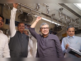 रेल मंत्री अश्विनी वैष्णव ने मुंबई की लोकल ट्रेन में किया सफर, यात्रियों से की चर्चा रेल मंत्री अश्विनी वैष्णव ने मुंबई की लोकल ट्रेन में किया सफर, यात्रियों से की चर्चा