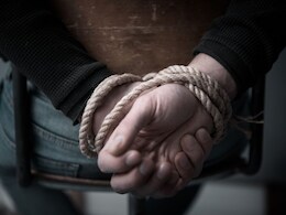 दुस्साहस! कॉलेज से घर निकली बीकॉम की छात्रा का दिनदहाड़े अपहरण, कार सवार बदमाशों ने दिया अंजाम दुस्साहस! कॉलेज से घर निकली बीकॉम की छात्रा का दिनदहाड़े अपहरण, कार सवार बदमाशों ने दिया अंजाम