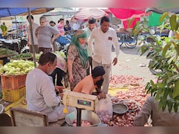 Rajasthan: सब्जियों के दाम छूने लगे आसमान, थाली से गायब हुआ आलू- प्याज; हरी सब्जियां ने बिगाड़ा किचन का बजट