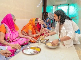 अनिरुद्धाचार्य महाराज के अनुसार एक बार में कितनी रोटियां एकसाथ खानी चाहिए, जानिए यहां अनिरुद्धाचार्य महाराज के अनुसार एक बार में कितनी रोटियां एकसाथ खानी चाहिए, जानिए यहां