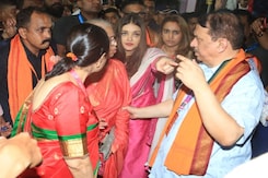 Ganesh Chaturthi 2024: Aishwarya Rai Bachchan Seeks Blessings With Aaradhya And Mother Brindya Rai By Her Side Ganesh Chaturthi 2024: Aishwarya Rai Bachchan Seeks Blessings With Aaradhya And Mother Brindya Rai By Her Side